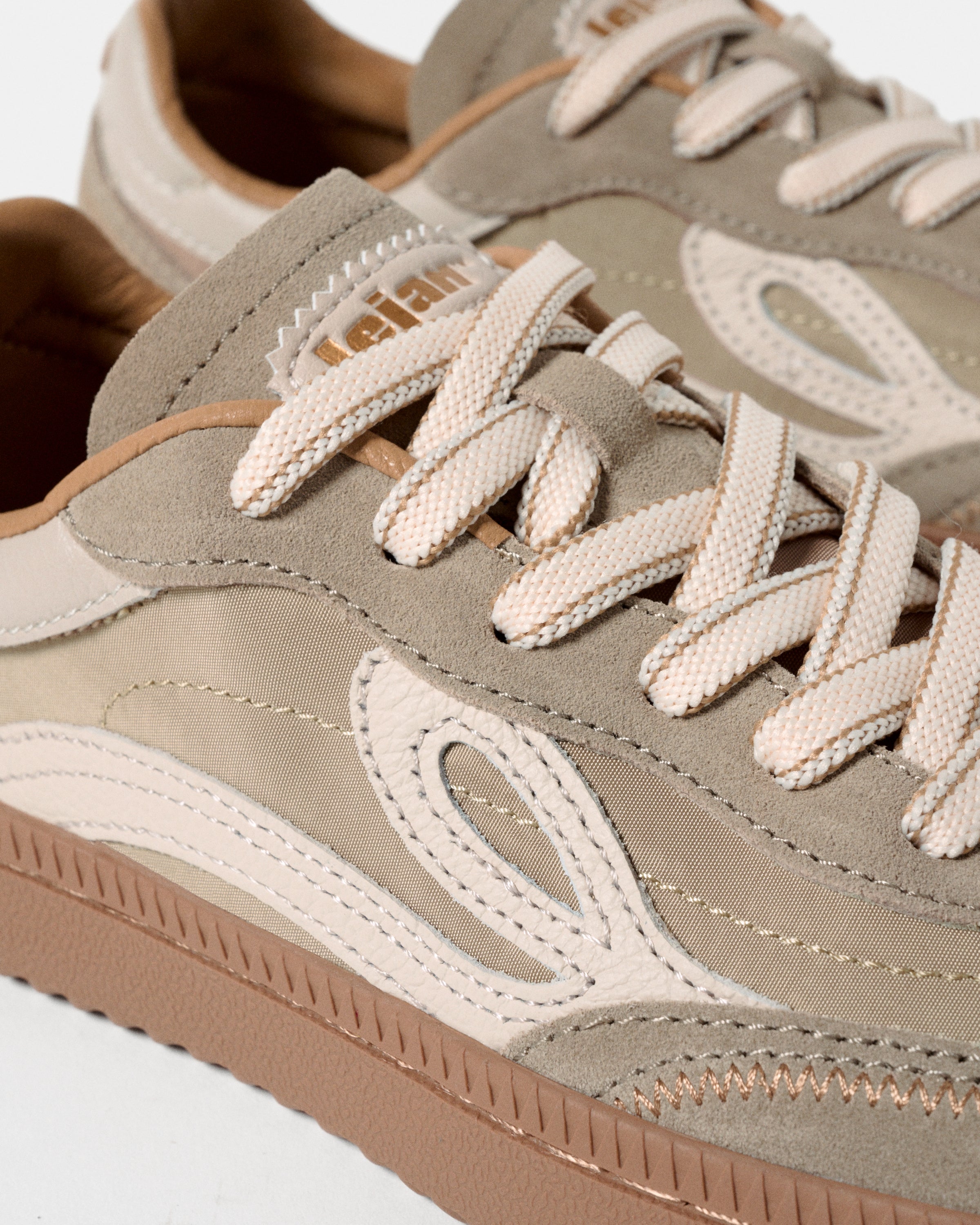 Lejan One Adult Dark Beige