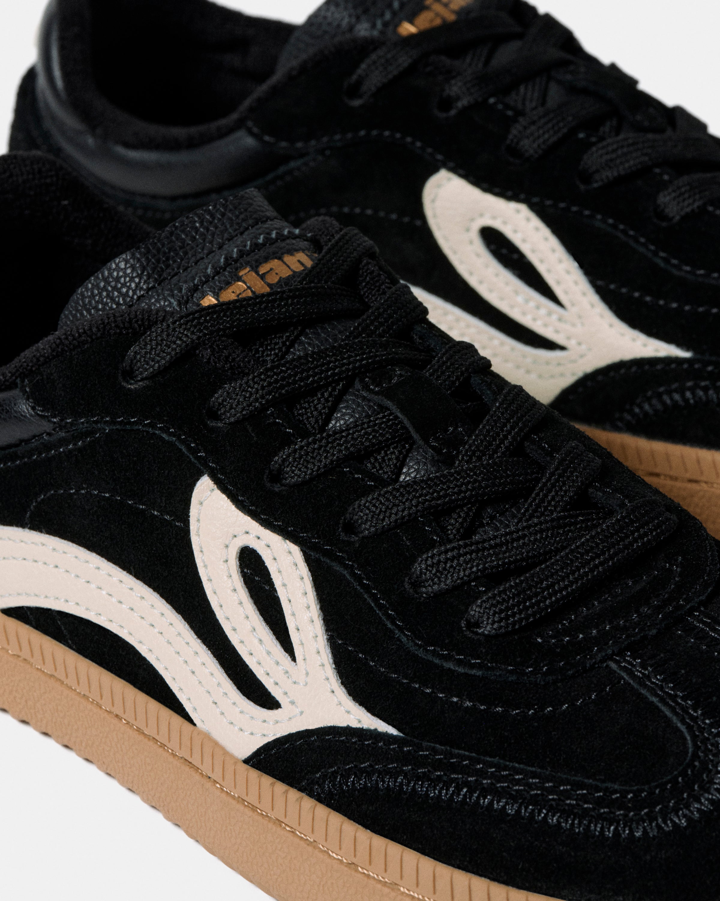Lejan One Adult Black